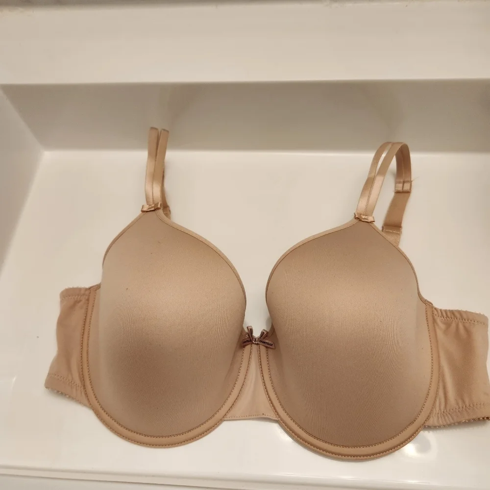 Chantelle Basic Invisible Smooth Custom Fit Bra - Nude Toffee